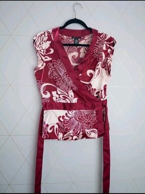 BCBGMaxAzria Berry & Cream Floral Wrap Top
